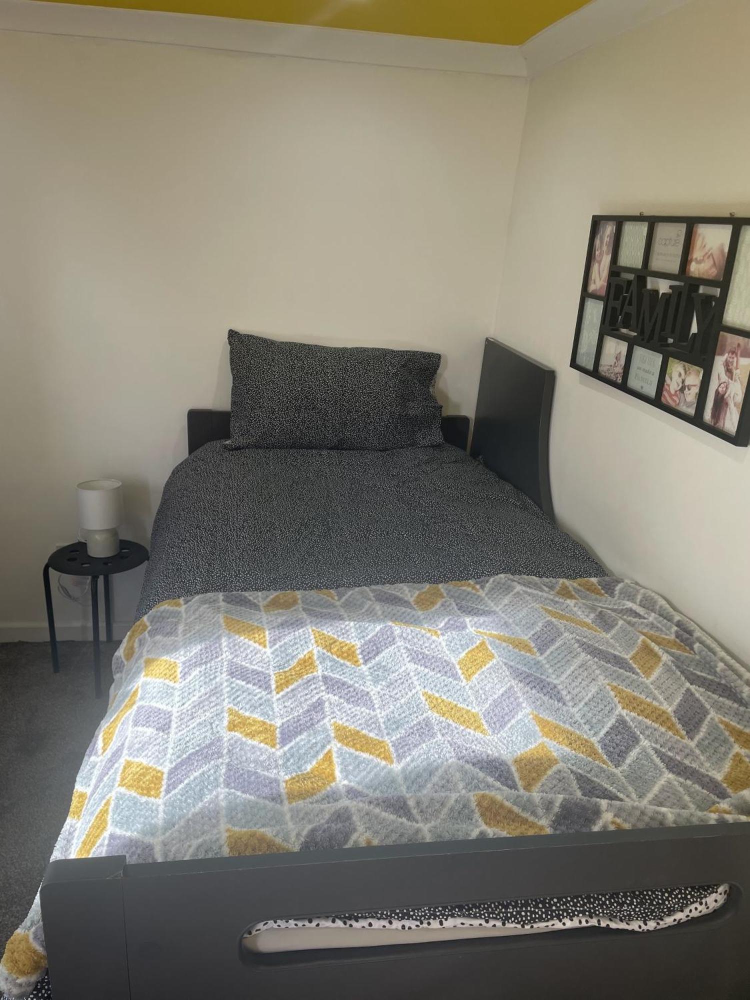 Beautiful Place To Live Near Heathrow Windsor Legoland & Free Parking Onsite 번햄 외부 사진